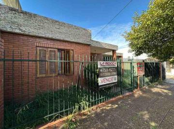 Casa de 3 ambientes, Tres de Febrero · Casa con Patio Parquizado en Villa Bosch