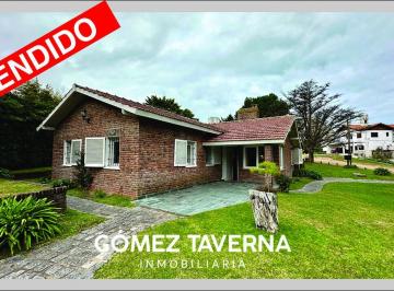 Casa · 100m² · 5 Ambientes · 1 Cochera · Casa en Venta en Pinamar Sur Playa, a Pasos del Mar y del Centro