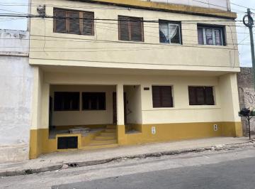 Departamento de 4 ambientes, Córdoba · Alquilo Dpto 2 Dorm C/terraza. Güemes.
