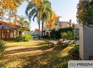 Casa de 6 ambientes, Córdoba · Casa - 4 Dorm - Urca - Apta Credito
