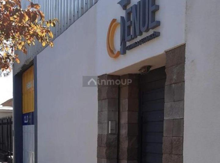 Bodega-Galpón · 380m² · 5 Ambientes · 2 Cocheras
