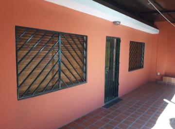 Casa · 3 Dormitorios · 4 Cocheras · Casa Alquiler en Alto Alberdi