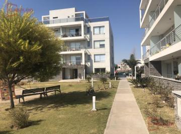Departamento · 46m² · 2 Ambientes · 1 Cochera · Departamento de Categoría de 1 Dormitorio en Alquiler | Fontanas del Sur I