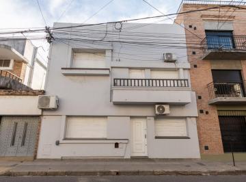 Casa · 166m² · 7 Ambientes · Casa 4 Dorm. en Barrio Sur