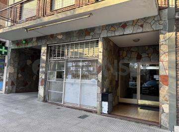 Departamento · 99m² · 4 Ambientes · Departamento 4 Amb Al Frente con Dep. y Cochera en Coghlan