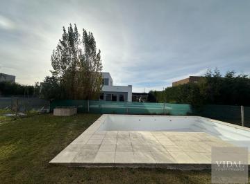Casa · 190m² · 6 Ambientes · 2 Cocheras · Casa en Venta en Casas del Este, Pilar