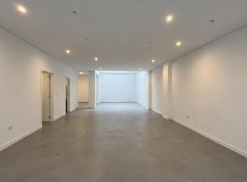 Local comercial · 154m² · 1 Ambiente · Aquiler Edificio con Local Comercial y Oficinas