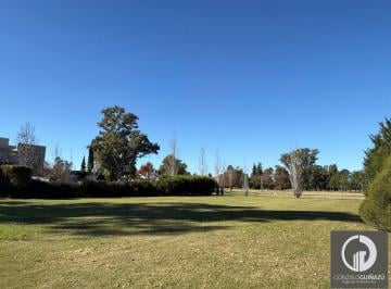Terreno · 1800m² · Terreno en Venta en Country Golf Rosario Fisherton
