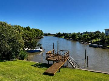 Casa · 221m² · 4 Ambientes · 1 Cochera · Casa en Venta en San Marco, Villanueva, Tigre