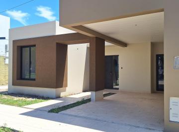 Casa · 75m² · 4 Ambientes · 1 Cochera · Casa 3 Dorm. en Italia 2800