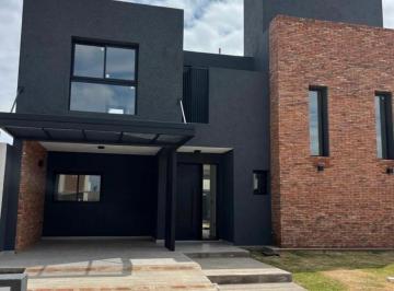 Casa · 130m² · 5 Ambientes · 2 Cocheras · Alquiler - Duplex 3 Dorm. 2 Baños - San Ignacio Village