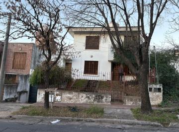 Casa · 225m² · 7 Ambientes · 2 Cocheras · Colinas de Velez Sarsfield * Oportunidad Casa P/residencia, Habitaciones * Doble Ingreso