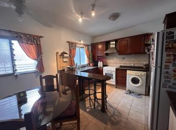 Casa · 86m² · 5 Ambientes · 1 Cochera · Duplex en Venta Florencio Varela Patio