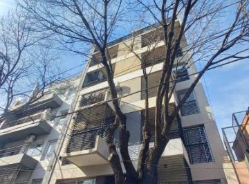 Departamento de 2 ambientes, Parque Chas · 2 Ambientes con Cochera Fija Cubierta en Parque Chas!
