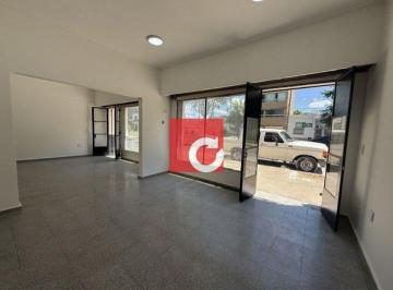 Local comercial de 1 ambiente, La Plata · Alquiler de Local Comercial en Diag. 74 N 3180 E 26 y 68 - La Plata