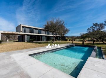 Casa · 690m² · 9 Ambientes · 2 Cocheras · Casa en Venta La Arbolada Holywood