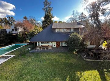 Casa · 150m² · 5 Ambientes · 2 Cocheras · Casa en Bella Vista