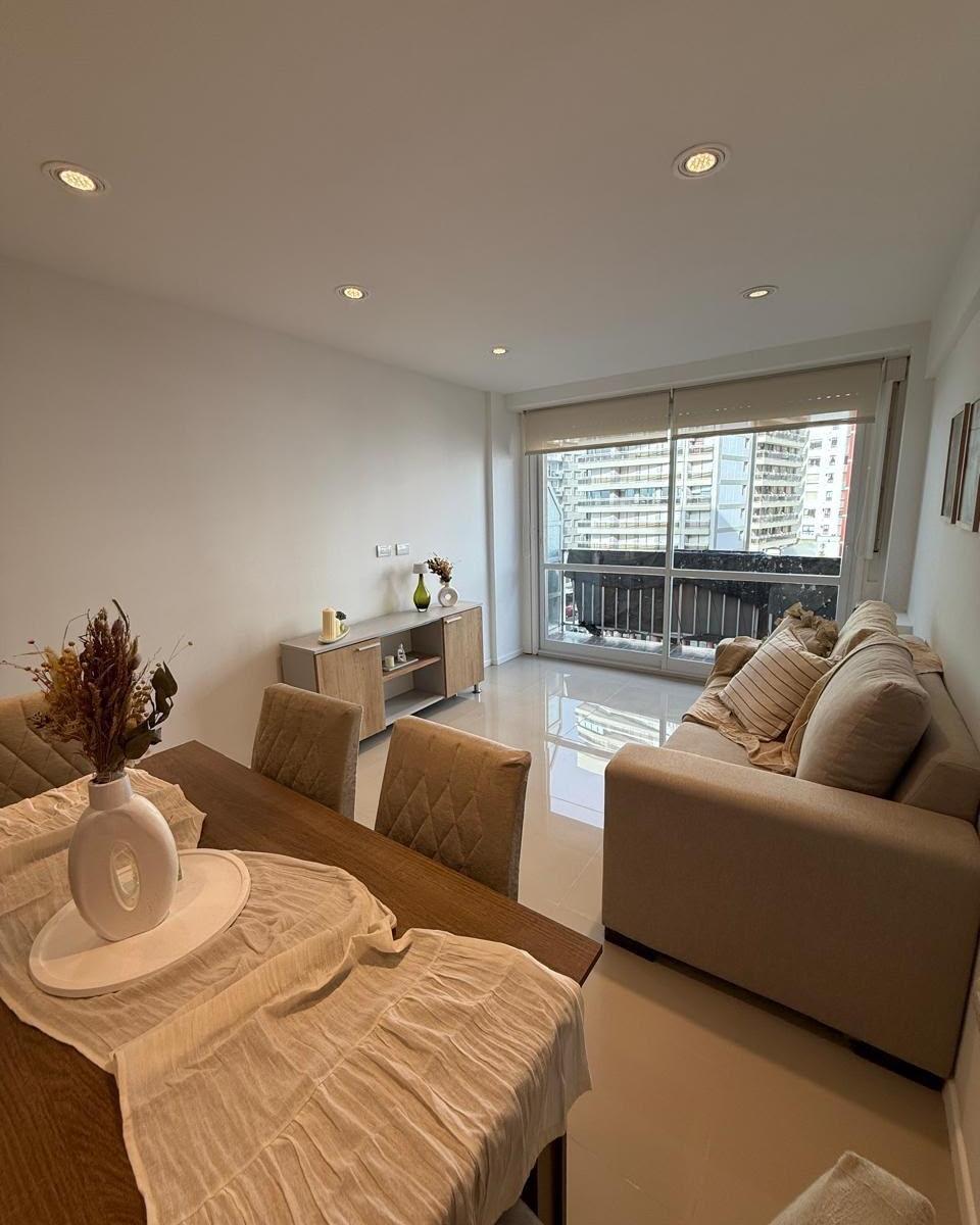 Venta departamento 2 ambientes con dependencia y vista lateral al mar