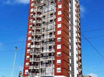 Departamento de 3 ambientes, Avellaneda · Alquiler Excelente Ubicacion Edificio Onsari 4 Piso 9 C Balcón Amplio 3 Ambientes C Placard, Lavade