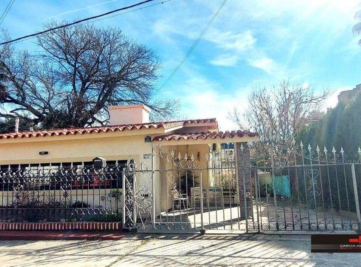 Casa · 239m² · 3 Ambientes · 1 Cochera
