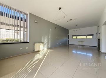 Casa · 330m² · 2 Cocheras · Valle Escondido - con Escritura - Posesion Inmediata