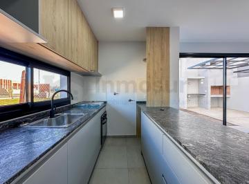 Casa · 116m² · 3 Dormitorios · Duplex Categoria en Docta 3 Dorm Completo