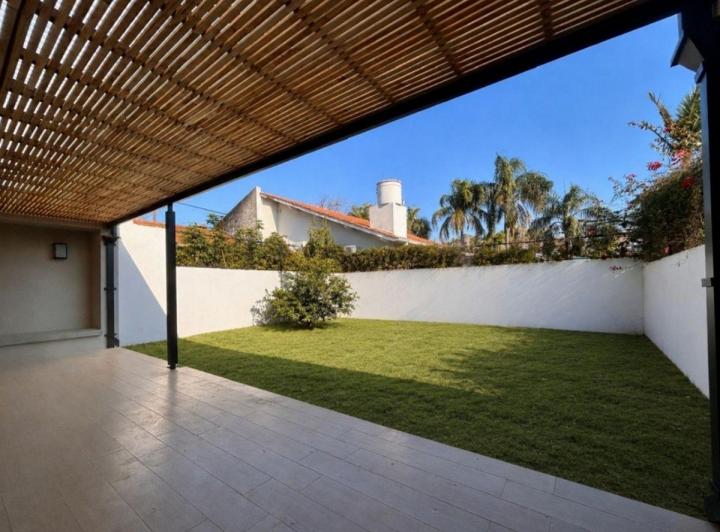 Casa en alquiler en Lomas de San Isidro · 3 ambientes