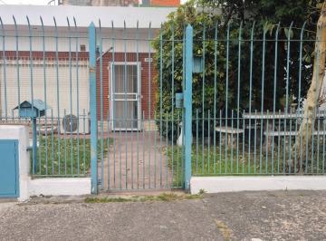 Casa de 3 ambientes, Avellaneda · Dueño Vende 3 Amb. 2 Baños Como Nueva con Jardín y Cochera