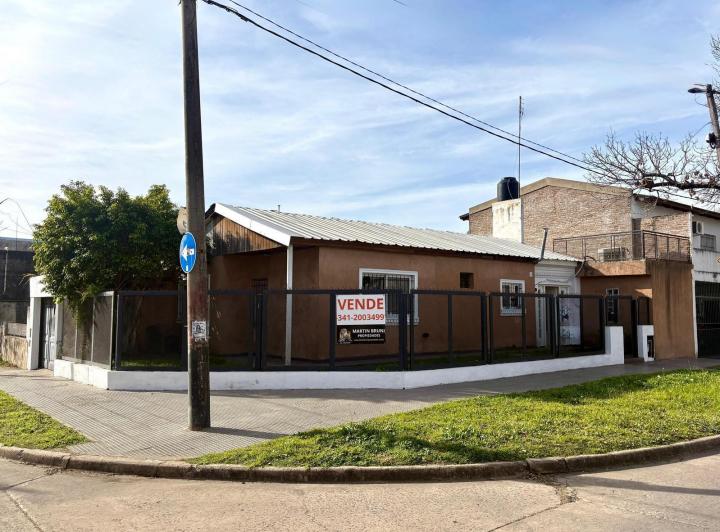Casa · 100m² · 6 Ambientes · 3 Cocheras