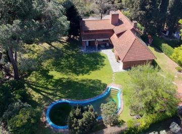 Quinta vacacional · 373m² · 6 Ambientes · 2 Cocheras · Casa | 5 Dorm. | Jardín | Apto Crédito | Cochera | Ing. Maschwitz