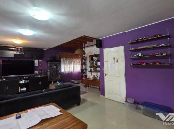 PH · 245m² · 6 Ambientes · 1 Cochera · En Venta 2 PH. en Block, 3 Amb. Pb y 3 Amb Pa. Indep. Cochera, Patio. V. Martelli