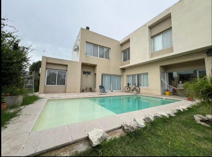 Casa · 210m² · 4 Dormitorios