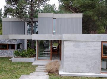 Casa de 5 ambientes, Costa Esmeralda · Casa de Diseño y Calidad Únicos