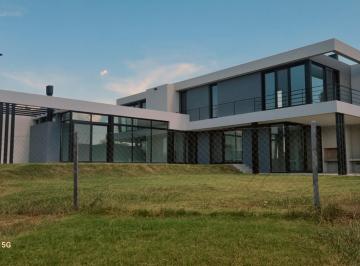 Casa · 245m² · 4 Ambientes · 2 Cocheras · Barrio San Matias Casa en Venta a Estrenar