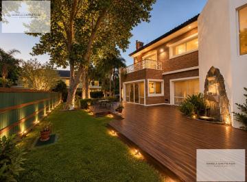 Casa · 630m² · 7 Ambientes · 3 Cocheras · Casa - Club El Carmen