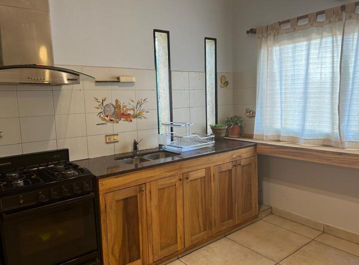 Casa · 232m² · 8 Ambientes · 3 Cocheras