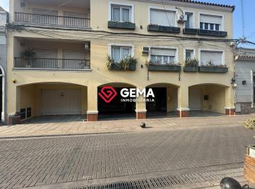Departamento · 110m² · 5 Ambientes · 1 Cochera · Departamento en Alquiler en Caseros Al 200