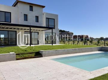 Casa · 214m² · 5 Ambientes · 2 Cocheras · Casa en Venta en Pilara en Tilbury - Urdapilleta Propiedades