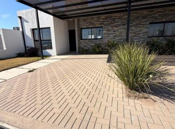 Casa · 98m² · 2 Dormitorios · Casa en San Ignacio Village