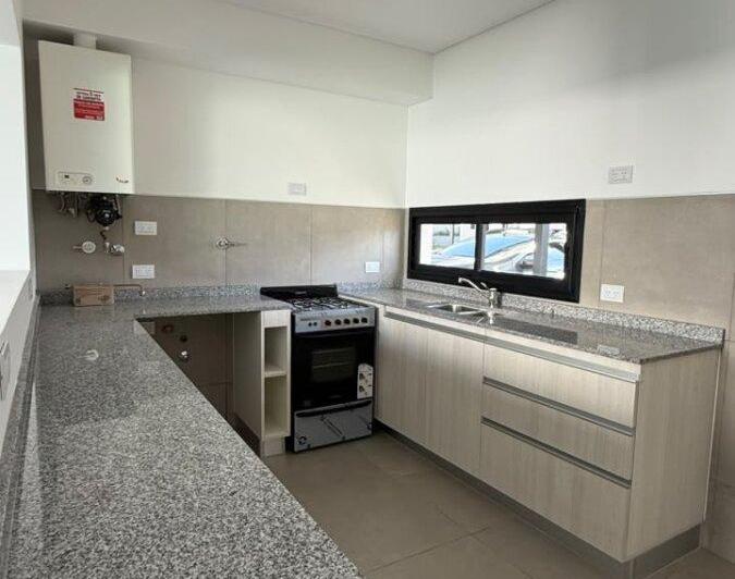 Casa · 120m² · 5 Ambientes · 1 Cochera