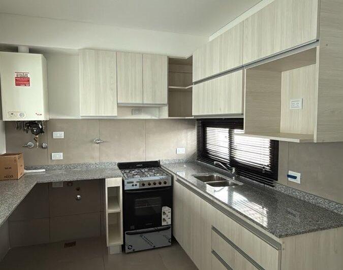 Casa · 100m² · 5 Ambientes · 1 Cochera