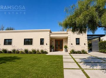 Casa · 173m² · 5 Ambientes · 5 Cocheras · Casa en Venta, 4 Dorm, Piscina. El Cantón - Escobar