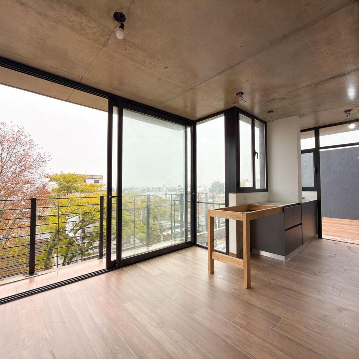 Depto 2 amb, 70m² a estrenar con balcón y cochera — Centro