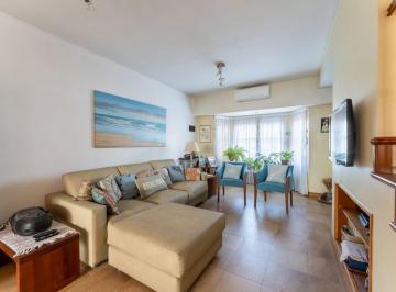 Casa · 270m² · 6 Ambientes · 1 Cochera · Casa Nueva 6 Ambientes Jardín Parrilla Cochera