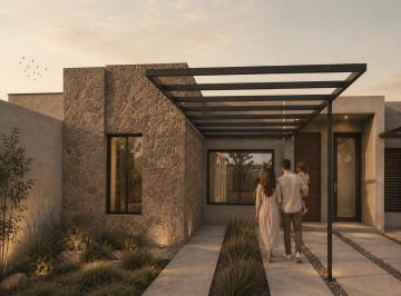 Casa · 90m² · 5 Ambientes · 1 Cochera · Casa de 3 Habitaciones, Jardín y Suite en Maipú