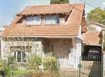 Casa de 4 ambientes, Almirante Brown · Casa en Venta | Excelente Ubicación de Adrogué