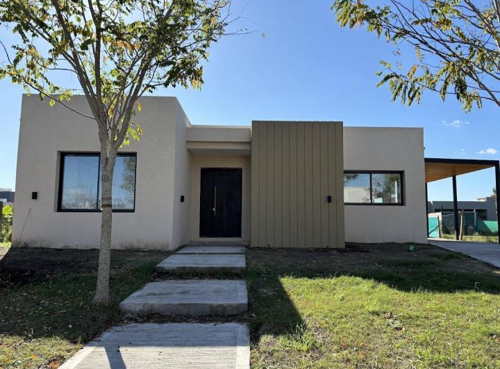 Casa en alquiler en San Ramon · 4 ambientes