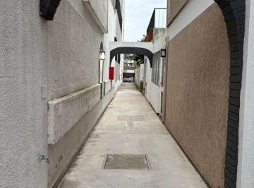 PH de 2 ambientes, Rosario · Venta Departamento PH un Dormitorio Barrio Martín. Chacabuco 1200