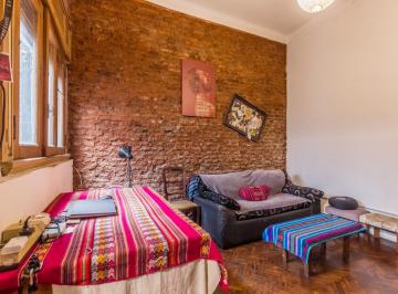 PH · 64m² · 2 Ambientes · PH Dos Ambientes con Patio en Floresta