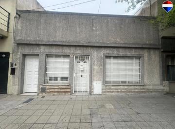 Casa · 129m² · 3 Ambientes · Venta Casa 3 Ambientes Patio Lanus Este